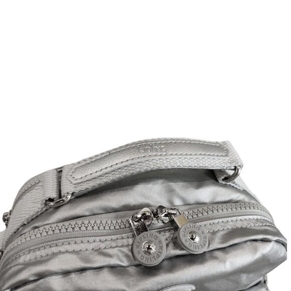 brand new reduced Kipling CANDY Handbag convertible to backpack silver metallic - Picture 7 of 11